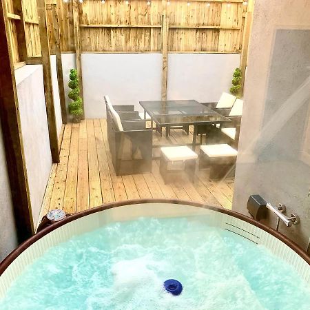 Villa Victory Luxury Hot Tub House Blackpool Exterior foto